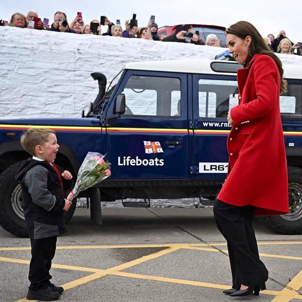Jct14858209's tweet photo. @harpersbazaarus @scobie #PrincessofWales 👌 https://t.co/X8TP6MSoxl