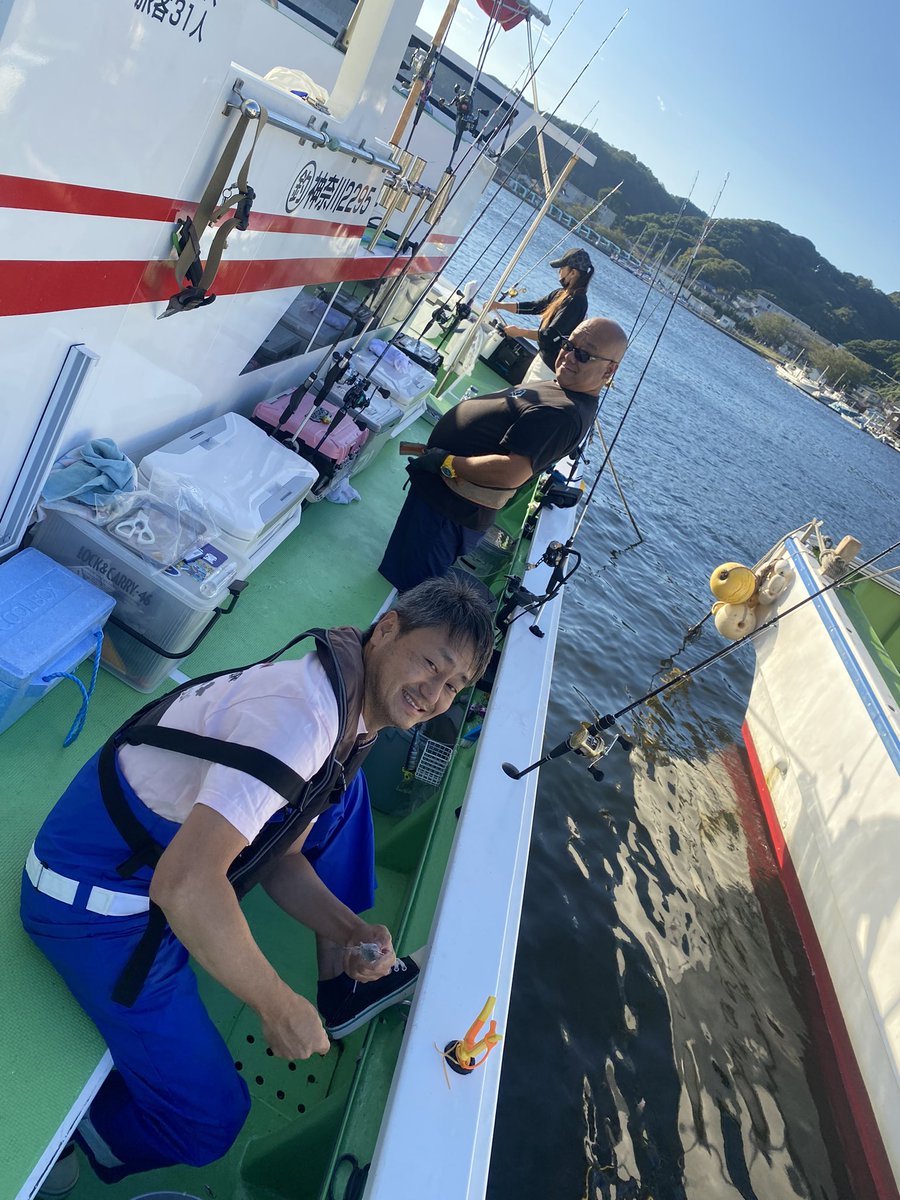 Suiyo_SAGen's tweet photo. ででます
#教至丸
#左舷で並び
#ザキザキグリーン
#まさや氏
#ari3 https://t.co/aRWpKs4F4N