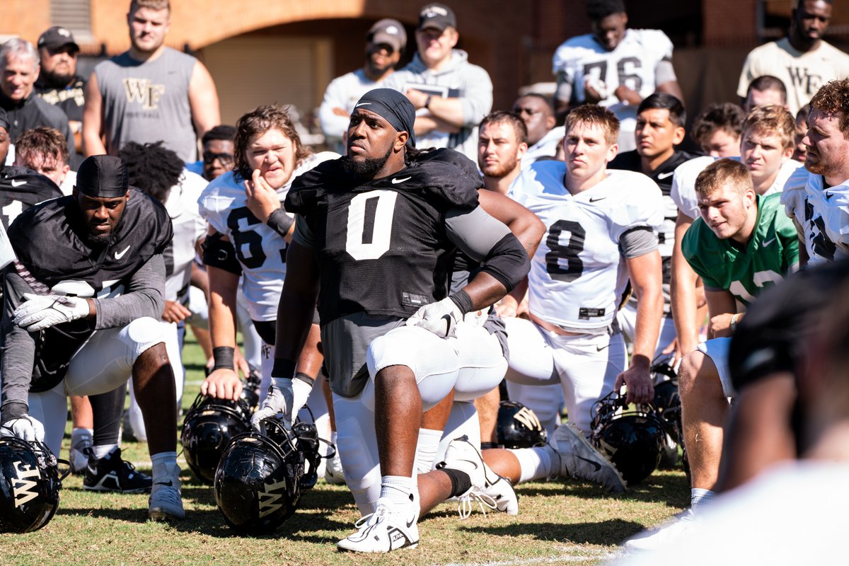 WakeFB's tweet photo. THEE CONDUCTOR 🎵 https://t.co/6fPrQKwpRW