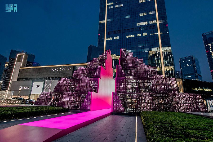 Saudi_Gazette's tweet photo. #PICTURES: 'Gate to the East', all the way spectacular artwork from #SaudiArabia to #China @ralshashai
https://t.co/G7oSJ7jgU7 https://t.co/uJEv848vfI