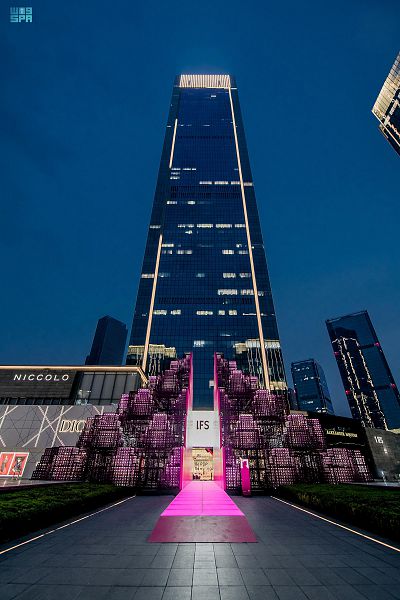 Saudi_Gazette's tweet photo. #PICTURES: 'Gate to the East', all the way spectacular artwork from #SaudiArabia to #China @ralshashai
https://t.co/G7oSJ7jgU7 https://t.co/uJEv848vfI
