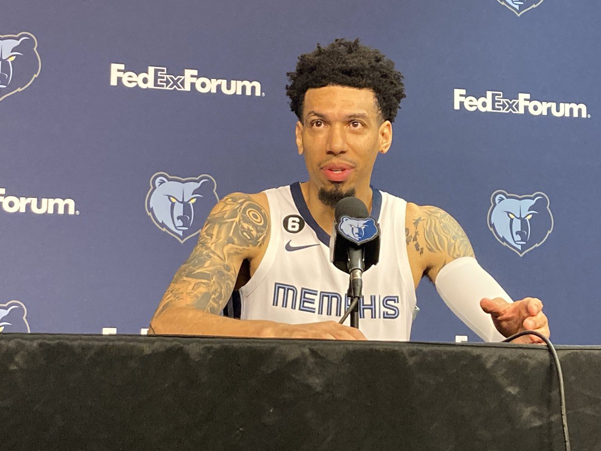 NBAMemes's tweet photo. Wait, when tf did Danny Green get traded to Memphis? 💀😭😭 https://t.co/XVsxfS658n