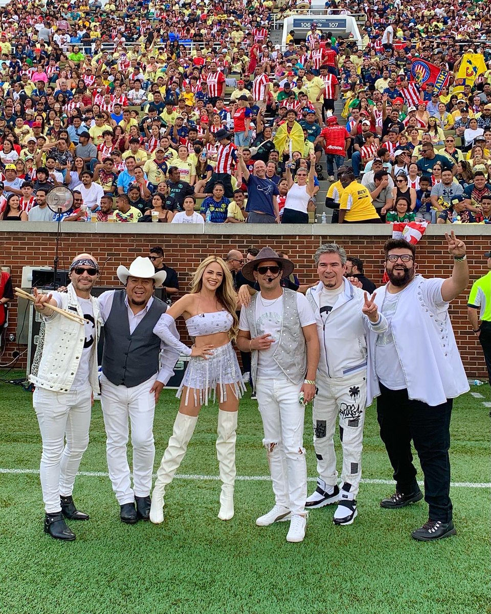 YULI FLORES tweet media