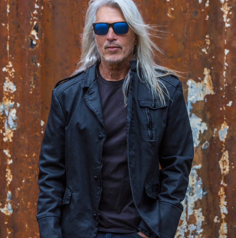 Happy 68 birthday to the amazing guitarist George Lynch (Ex-Dokken)! 