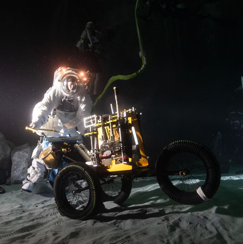 WrayCharles's tweet photo. While the rest of @NASA was flying satellites into asteroids, my brother Scott Wray (@stingwray) was busy testing the new Artemis space suit @CJohnsonNASA in the Neutral Buoyancy Lab.
 
Why you gotta make me look bad, Scotty?
https://t.co/XDf4nF8Nom https://t.co/dYWKLzKmsL