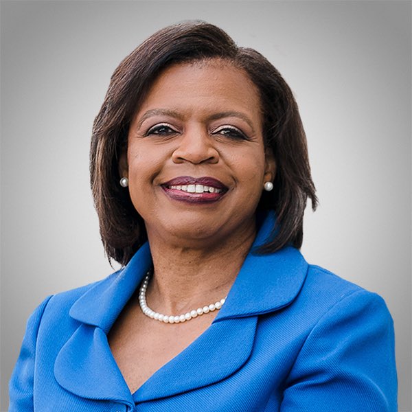 LRPow79's tweet photo. Ugh Kyrsten Sinema🙄. I’m so sick of her. Let’s make her irrelevant. C’mon NC! Let’s elect Cheri Beasley. Then we can show Kyrs what her “fuck off” ring really means. https://t.co/Qor1C0zHz5
