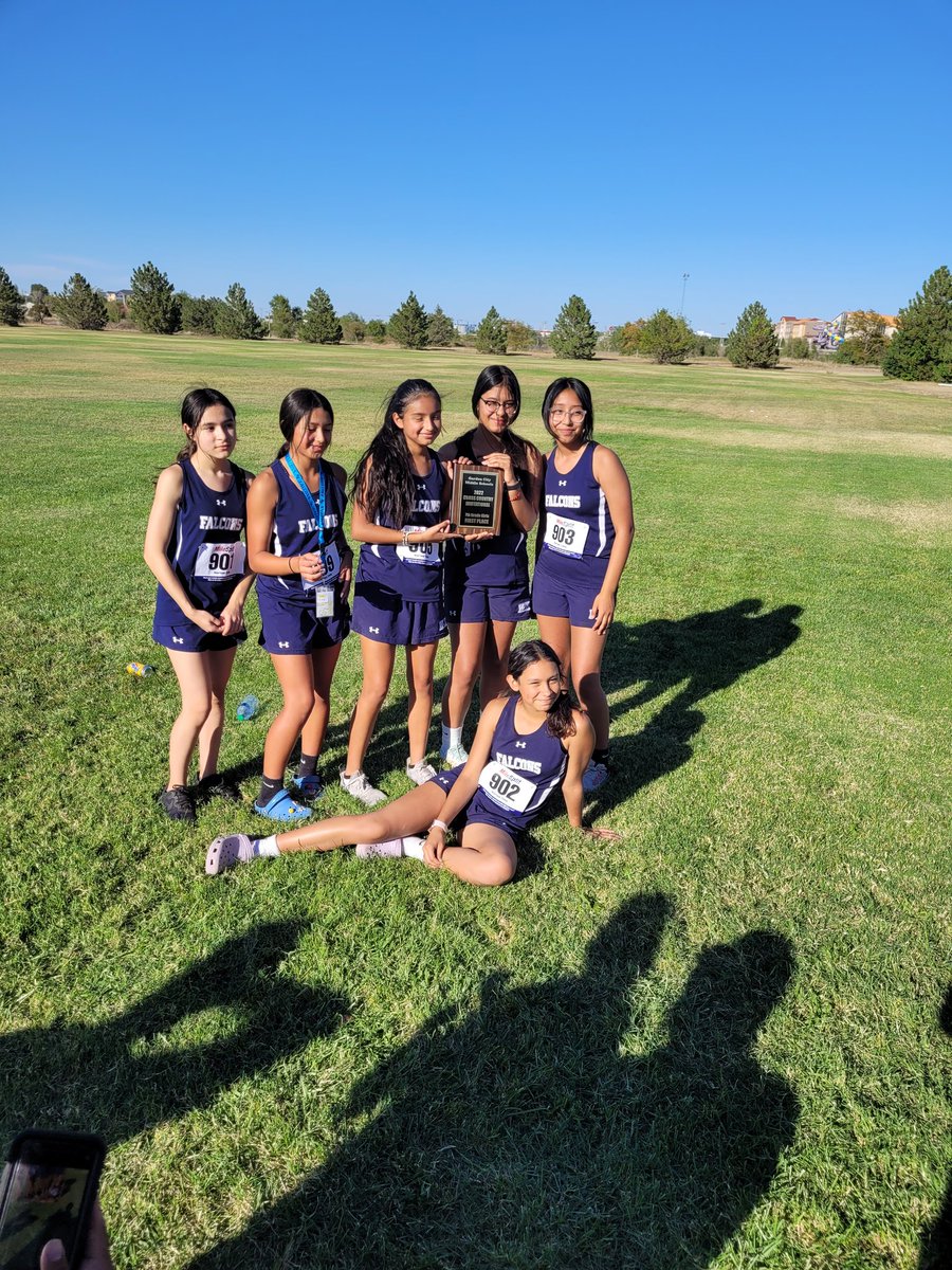 KHMSFalcons's tweet photo. Great job at the GC Cross Country Meet Falcons! Congrats to the 7th grade girls on winning the meet! 
#WeAreKH https://t.co/BXPKKqwAkh