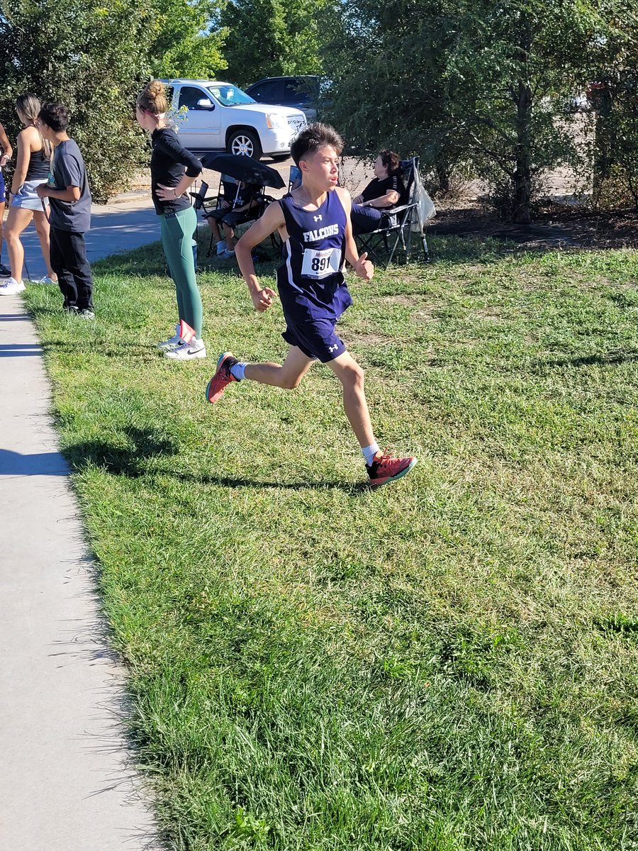KHMSFalcons's tweet photo. Great job at the GC Cross Country Meet Falcons! Congrats to the 7th grade girls on winning the meet! 
#WeAreKH https://t.co/BXPKKqwAkh