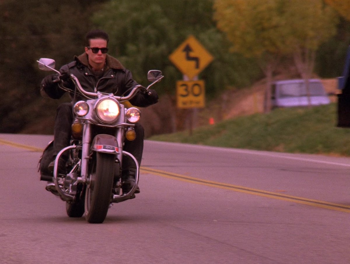 BlackLCult's tweet photo. "Terminator 2: Judgment Day" (1991) / Dir.  James Cameron https://t.co/94wWwi8gcy