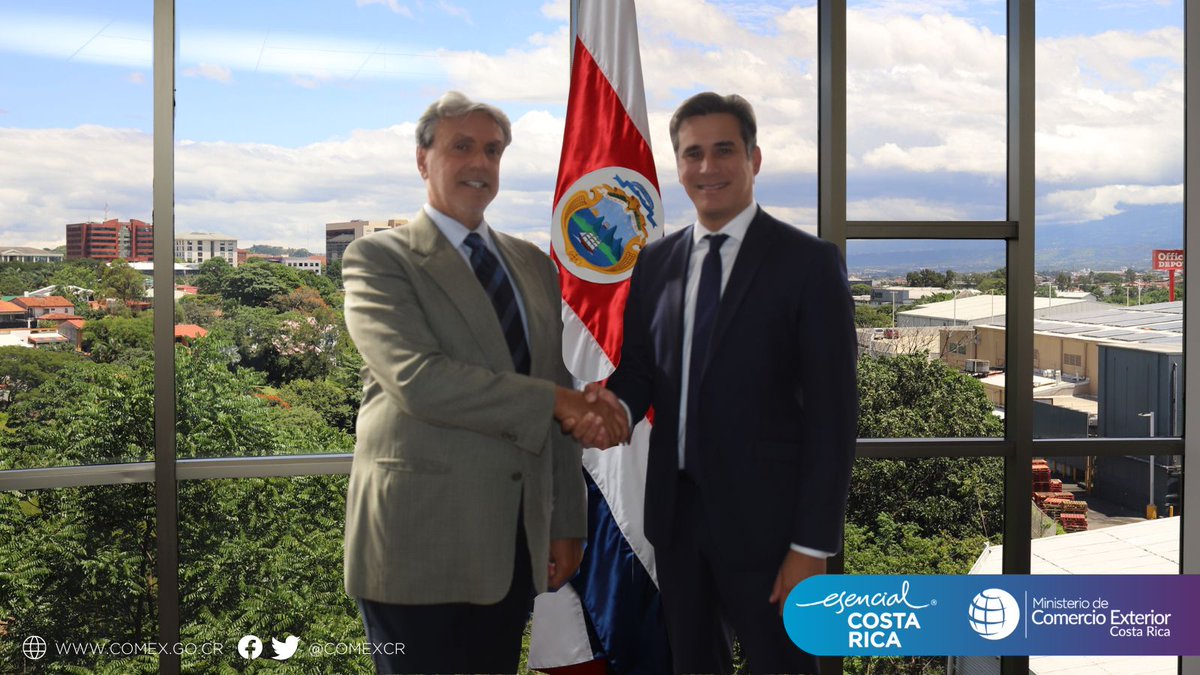 comexcr's tweet photo. Durante el día de hoy, el Ministro @Manuel_Tovar_R intercambió puntos de vista con Alberto Colella (@ColellaAlberto), Embajador de Italia en Costa Rica. El Ministro Tovar reafirmó la importancia de 🇪🇺 e 🇮🇹 como socios comerciales de 🇨🇷. https://t.co/diCJgeELkm