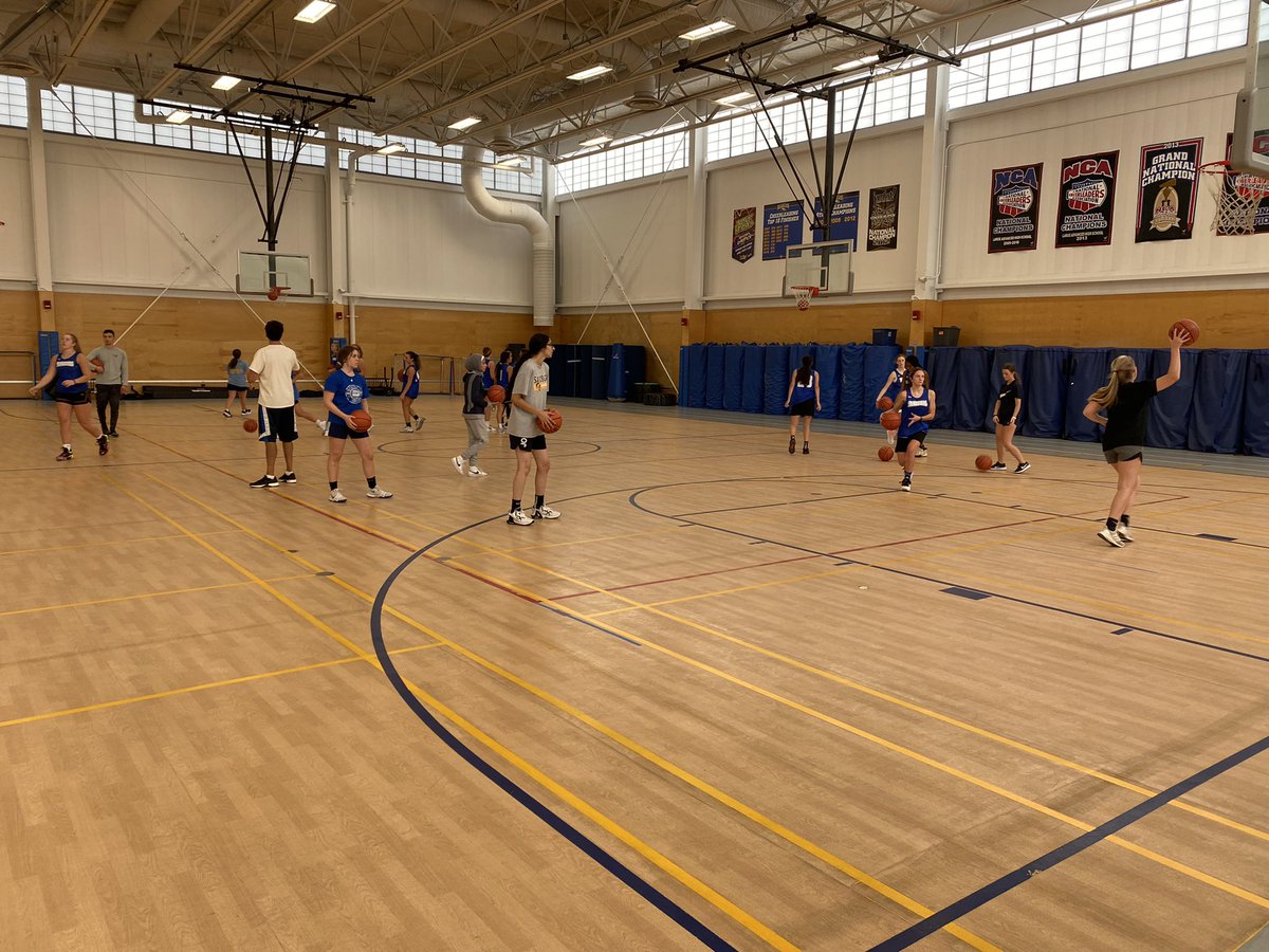 CSEaglesHoops's tweet photo. Work out and open gym day 1 complete. Great work by all. Ya buddy. #Building4November #FYJ @EaglesAthletics @SandburgHS https://t.co/1sEH5ClaIt