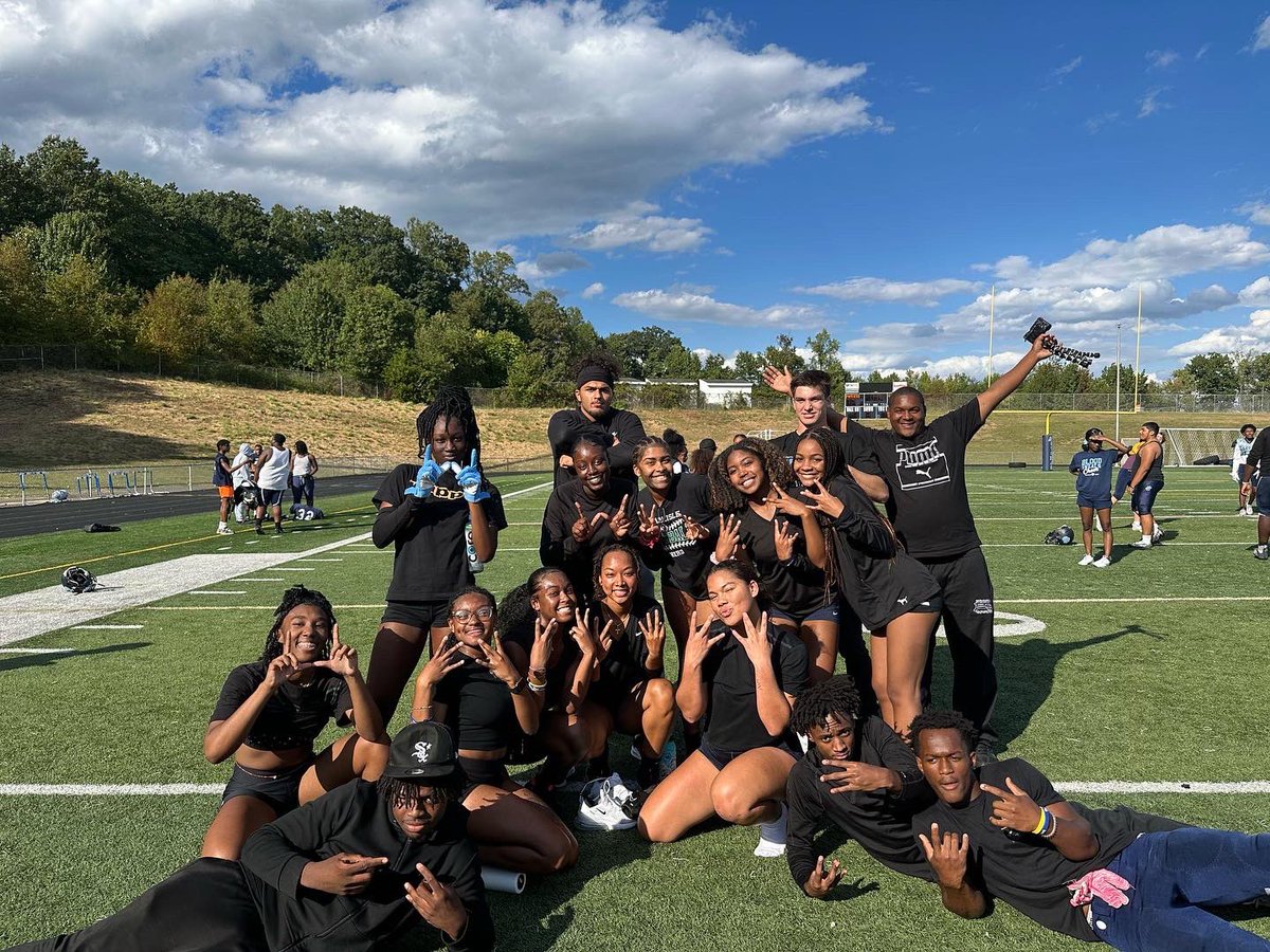 And the winner is….SENIORSSSSS!!! Let’s go Class of 2023🐾🐾