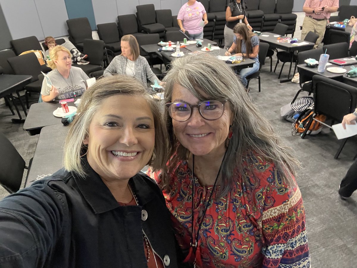 At the #kleinisdPRsquad  meeting with one of my favorite people.  ⁦@BaxRhonda⁩