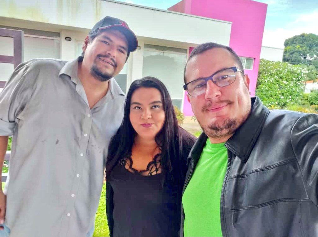 Siempre es un gusto compartir con ustedes <a href="/ElcompaCamilo/">El Compa Camilo</a> <a href="/NicaSoberana/">Tania la nica soberana</a> 

#FelizMartesATodos #27Sept
