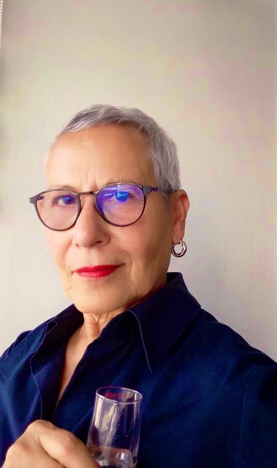 mariacastro1111's tweet image. Salud amigos, brindo por la señora vicepresidente de Colombia Dra. Francia Márquez. 
@FranciaMarquezM