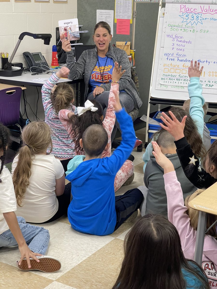 Students are eagerly working on vocabulary in Mrs. Deaton’s second grade class. <a href="/ShellyDeaton3/">Shelly Deaton</a> <a href="/Wildwood_Tweets/">Wildwood Elementary</a> #MiddieRising #makeyourmove