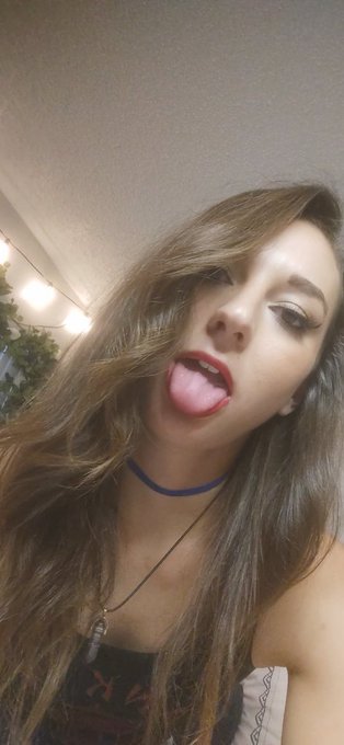 I had connection issues with Chaturbate today, sooooooo Onlyfans livestream late tonight instead!! ??
