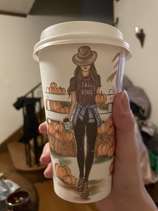 i can&rsquo;t explain this its just christian girl autum https://t.co/0AK0RZQ3OX