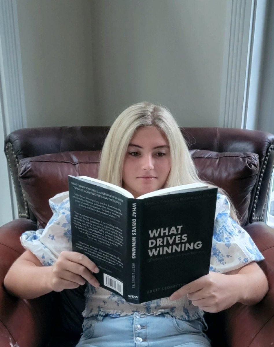 Coach Rachel Coleman said 'Winners Win' & gave team THIS instruction book! What 🚗 me to win? I hate to lose so my @StarsNat18U Accountability Group is training 🧠 & 💪➡️success! READY for 🎬 @thealliancefp Qualifier NJ 10/1&2! @LongwoodSB @DrCoachBrown5 @JesseDreswick @Los_Stuff