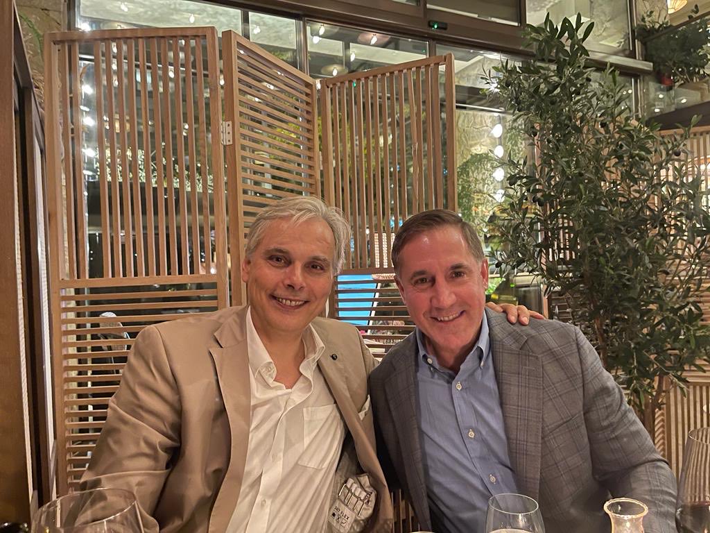 londonhead_neck's tweet photo. …Will ticoras and I in #madrid for #eacmfs2022. Lots of exciting projects discussed #surgery; #klsmartin; #eacmfs https://t.co/JCXrOwUrxv