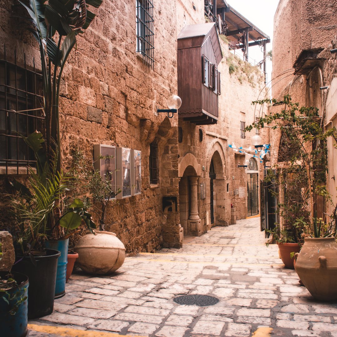 HananyaNaftali's tweet photo. When you come to Israel, be sure to explore the amazing allies in the old city of Jaffa. 🇮🇱 #Israel https://t.co/vJX5KRktvJ