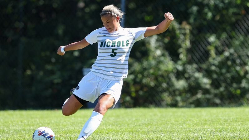 RECAP ➡️ Women's Soccer Downs Gators, 3-1

🗞 bit.ly/3BTs5Ro | #BisonPride #d3soccer