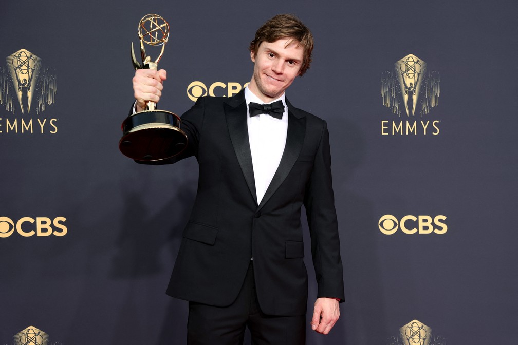 EvanPetersBR_'s tweet photo. Personagens do Evan Peters que não são serial killers - a thread; https://t.co/CFNzaxwRm7