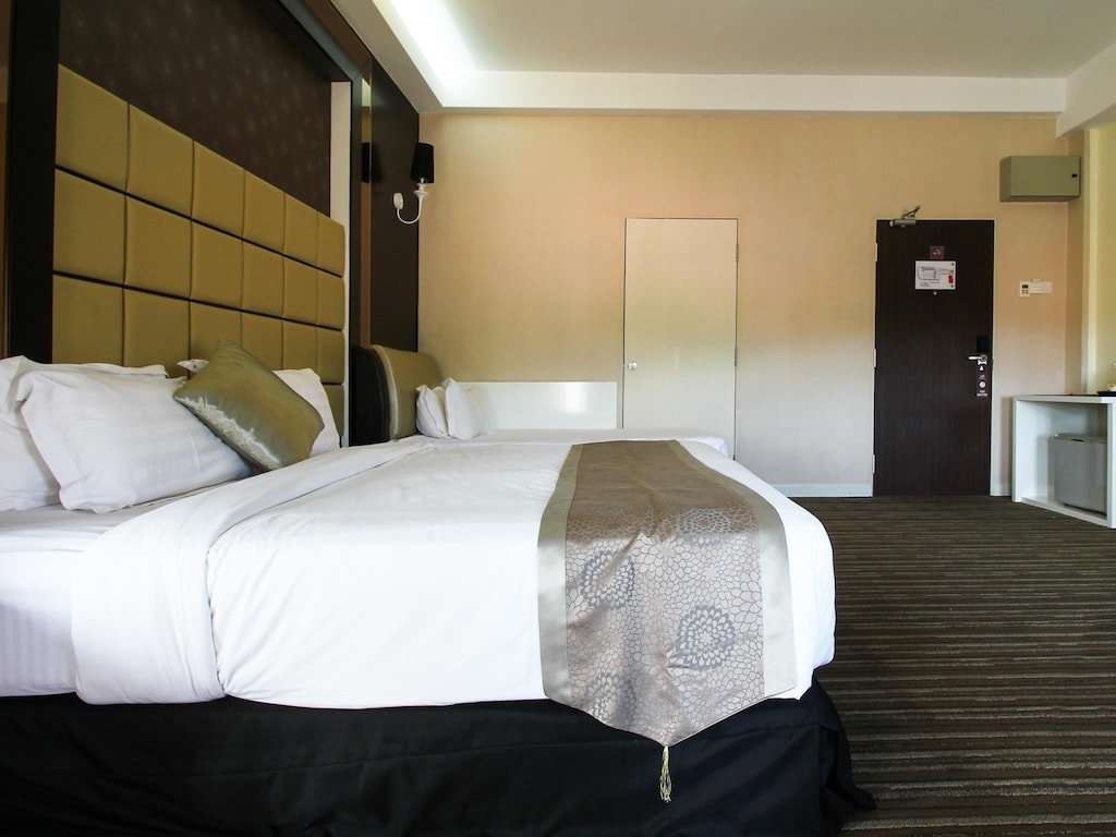 staycationig's tweet photo. 📍 The Sterling Boutique Hotel

Salah satu butik hotel dekat Melaka yang mampu milik dan nicer gilee. Ada tempat parking  wifi. The Sterling lokasi di Pusat Bandar dan dekat dengan tempat makan yang menarik. Boleh Korang ke Jonker Street Night Market. Rate hanya dari RM143/night. https://t.co/Tg88XZiNoU