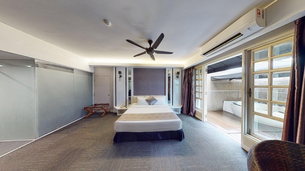staycationig's tweet photo. 📍 The Sterling Boutique Hotel

Salah satu butik hotel dekat Melaka yang mampu milik dan nicer gilee. Ada tempat parking  wifi. The Sterling lokasi di Pusat Bandar dan dekat dengan tempat makan yang menarik. Boleh Korang ke Jonker Street Night Market. Rate hanya dari RM143/night. https://t.co/Tg88XZiNoU