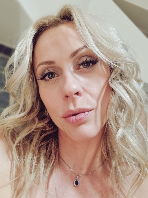 Today work is done @StudioPornworld @evelinedelai good night everyone ❤️❤️💗💗💗😈😈 https://t.co/QUr9D63<a class="tags" target="_blank" title="On Twitter" href="/?out=eyJ0eXAiOiJKV1QiLCJhbGciOiJIUzUxMiJ9.eyJpYXQiOjE3MjA3NTIzMTEsImlzcyI6InR3cG9ybnN0YXJzLmNvbSIsIm5iZiI6MTcyMDc1MjMxMSwiZXhwIjoxNzUyMjg4MzExLCJyZWRpcmVjdF91cmwiOiJodHRwczovL3R3aXR0ZXIuY29tL1N0dWRpb1Bvcm53b3JsZCJ9.naVUKvhvgm8zIJllPbnwGJcS3f0q9fJmQ934t0TOpHSnSmbb1V35qGnxh5ro9A6dolM3KSacMHLk_r6p_BbxEQ">@StudioPornworld</a><a class="tags" target="_blank" title="On Twitter" href="/?out=eyJ0eXAiOiJKV1QiLCJhbGciOiJIUzUxMiJ9.eyJpYXQiOjE3MjA3NTIzMTEsImlzcyI6InR3cG9ybnN0YXJzLmNvbSIsIm5iZiI6MTcyMDc1MjMxMSwiZXhwIjoxNzUyMjg4MzExLCJyZWRpcmVjdF91cmwiOiJodHRwczovL3R3aXR0ZXIuY29tL2V2ZWxpbmVkZWxhaSJ9.Vasv-NpAVg-Wc096tp6GQhPrtQWNPBChtqccljqBWcATAGrD8kL-VggYicB6N6gVSyYisTkTfdr-hHwkVhLD5g">@evelinedelai</a><a href="/tag/milf"class="tags"><span>#milf</span></a><a href="/tag/anal"class="tags"><span>#anal</span></a><a href="/tag/prolapse"class="tags"><span>#prolapse</span></a><a href="/tag/analqueen"class="tags"><span>#analqueen</span></a><a href="/tag/hardfuck"class="tags"><span>#hardfuck</span></a><a href="/tag/perversion"class="tags"><span>#perversion</span></a>