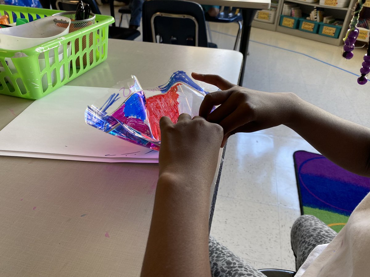 Gr 2 artists are completing and shaping their radial designs this week, turning flat circle shapes into Chihuly-inspired “glass” macchia bowls. <a target='_blank' href='http://twitter.com/ms_croce'>@ms_croce</a> <a target='_blank' href='http://twitter.com/APSArts'>@APSArts</a> <a target='_blank' href='http://twitter.com/CampbellAPS'>@CampbellAPS</a> <a target='_blank' href='https://t.co/KicVNlFJP3'>https://t.co/KicVNlFJP3</a>