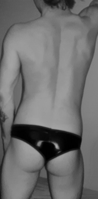 Want me in your dms? https://t.co/Qnm5CyK8Of