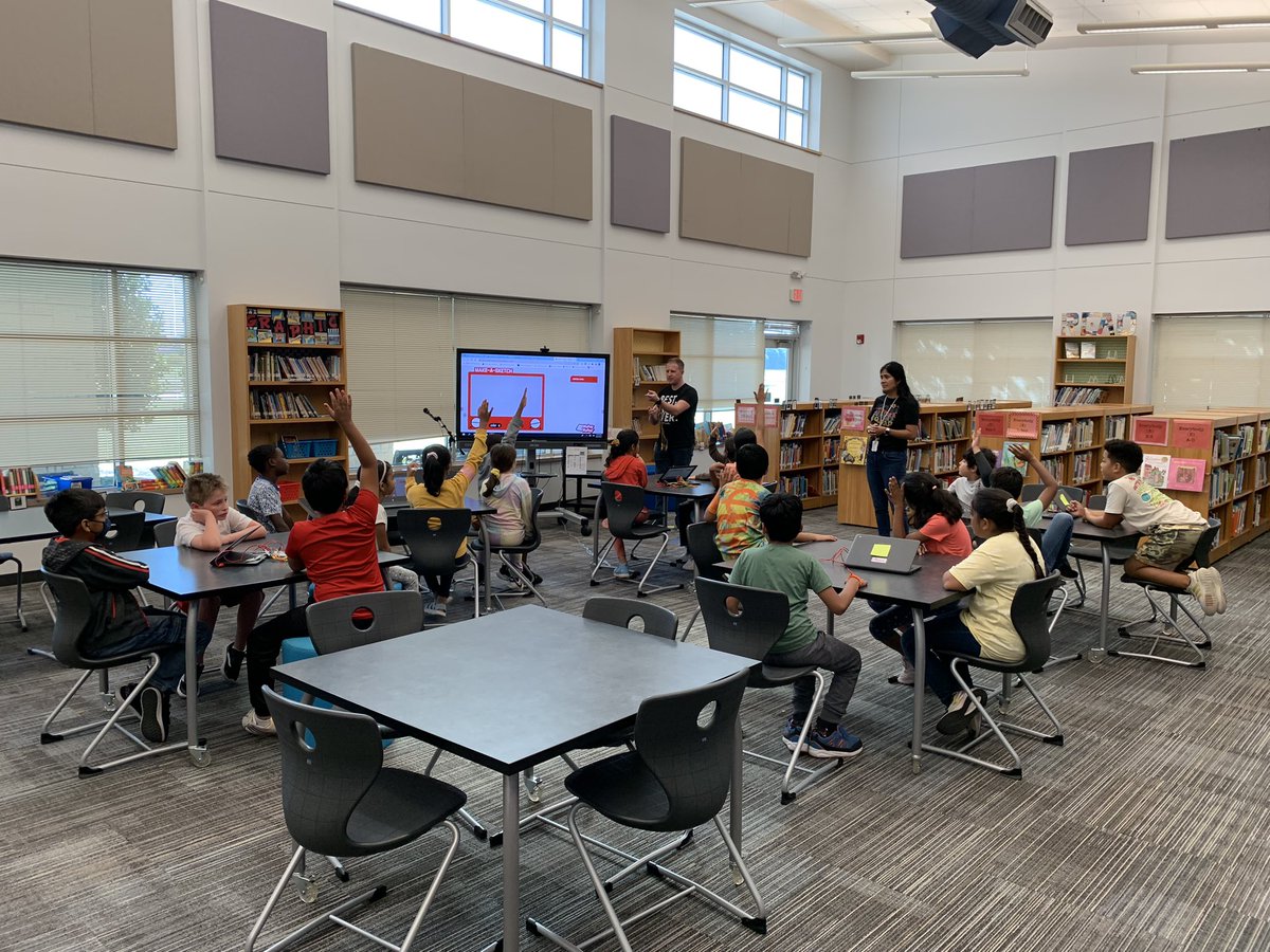 EmilyLosos's tweet photo. My class got to use their knowledge of circuits to create picture on a digital Etch a Sketch. Shout out to @Techy_EDU and @fitts_anna for an amazing lesson! #fisd #madetoshine @RiddleElem https://t.co/GlhJF1ssiR