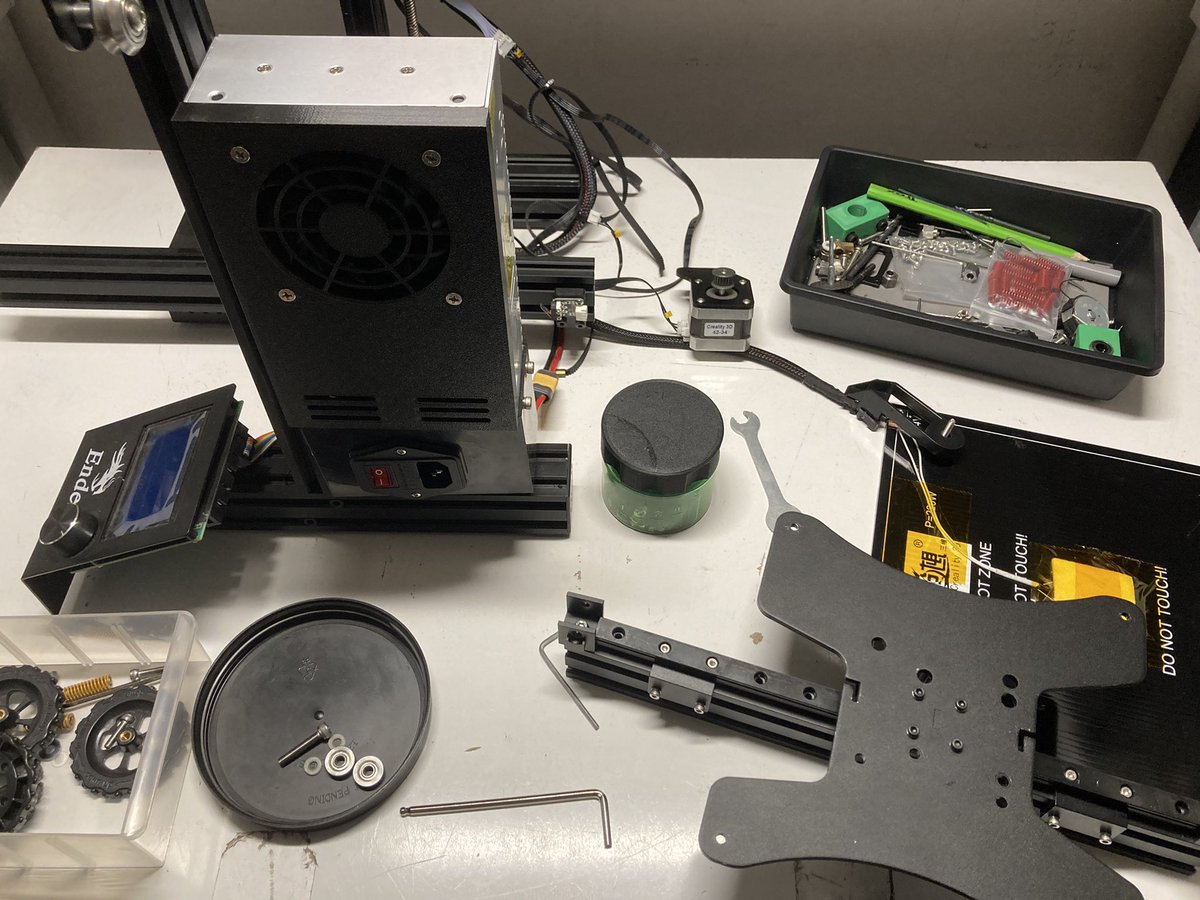 GimmeBuilds's tweet photo. The patient is prepped and ready sir. Commencing upgrade. #MakersMake #3DPrinting #AlwaysMaking https://t.co/bX4AJRstDG