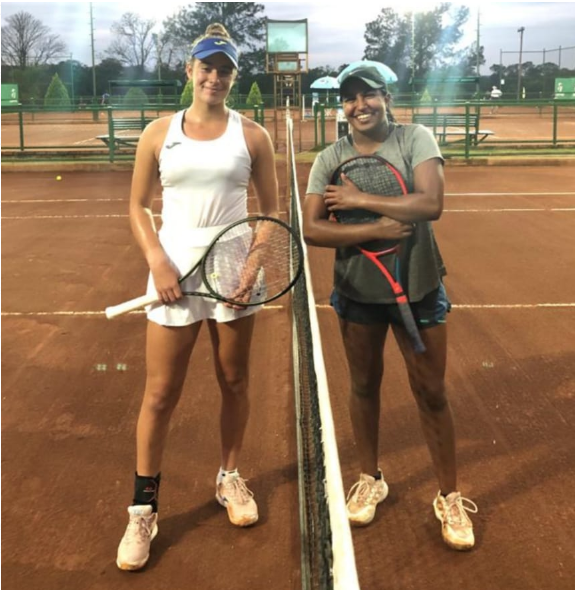 puppotenis's tweet photo. ITF W15 #Eldorado1 Misiones
• @sierra_solana a Teja #Tirunelveli (USA) 6-1 6-3 (foto 1)
• @LMoyano27 (foto 2) a Tiziana #Rossini 6-3 7-5
• Luisina #Giovannini a Ani #Vangelova (BUL) 6-3 6-1
• Carla #Markus a Maria #Burstein 6-4 7-5
📷 #TenisXEllas https://t.co/G6N5DKW0OZ