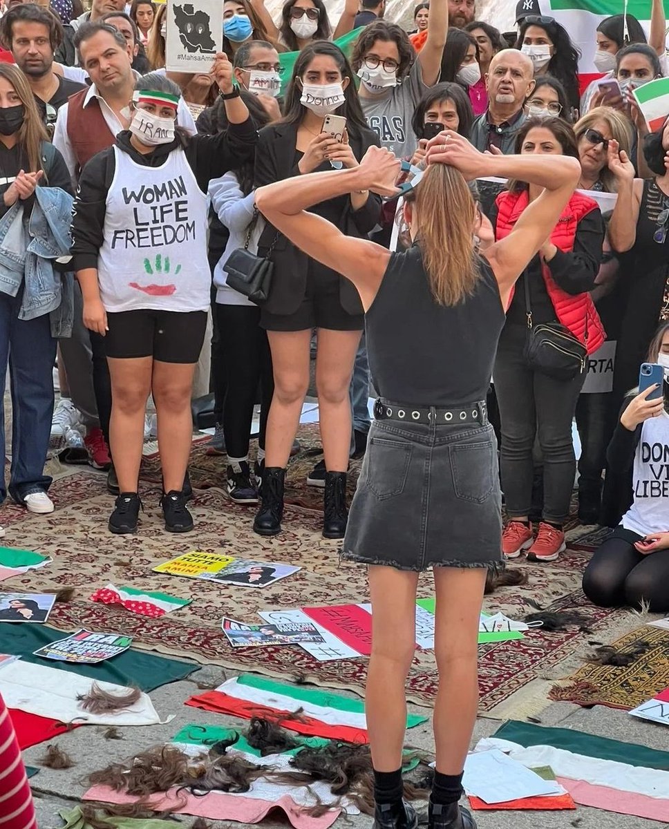 Today,
Protest in Genoa, Italy.
#MahsaAmini 
Thank you for your support. 
Thank you for being our voice.
🇮🇹 🇮🇷 
#OpIran 
#مهسا_امینی