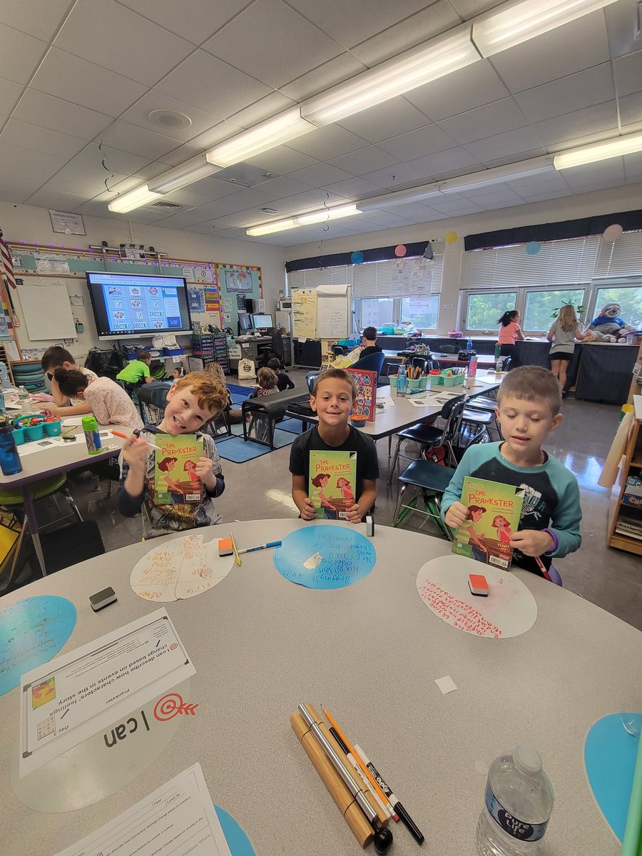 marcydeschaine's tweet photo. Small group reading instruction. Writing to explain how the characters changed!#proudstudents #attheview https://t.co/4EPjXDYbTm