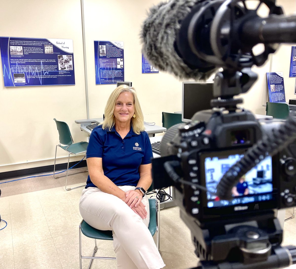 emlybrthomas's tweet photo. Meet @Gaston_College rock star, Karen Duncan. Duncan is an instructional technology specialist, responsible for integrating technology across programs. When the pandemic forced colleges to pivot to online learning in just days, Duncan led the charge at Gaston College. #Impact58 https://t.co/mw0Oqh9dDF