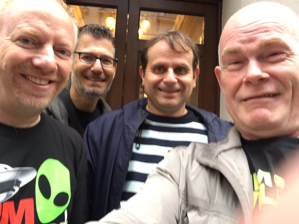kennymeek1's tweet photo. It’s #TeamWilde the Fans with a truly international gathering @kimwilde 👍 https://t.co/ZxIsMHGY1C