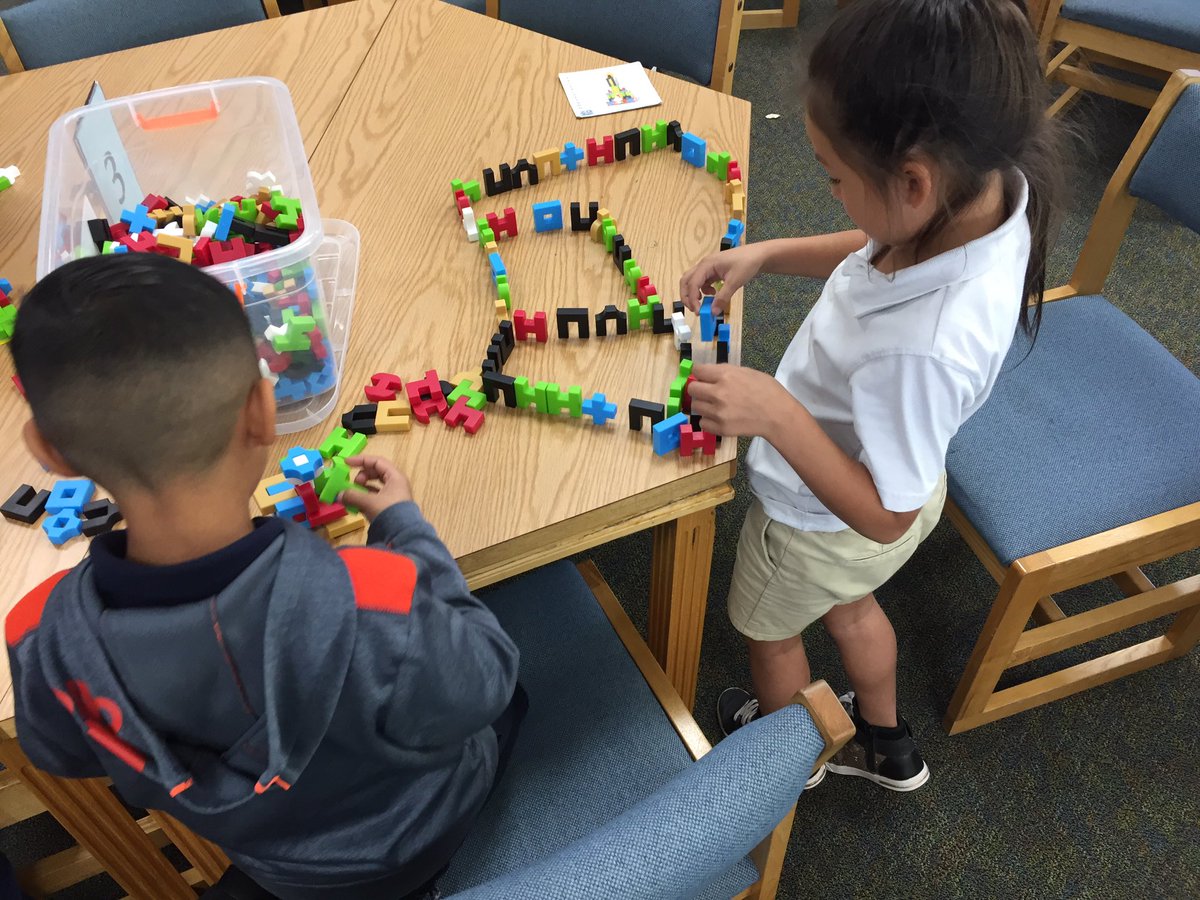 EDGESlib's tweet photo. Makerspace time in the library this week! #ReadOn #HandsOn #buildingThings @EdgemereSchool @YISDLibServices @TDS_Library @YsletaISD @Gmaria1G @catherinedoc12 @BrendaChR1 @_IreneAhumada @ness_wonder https://t.co/3MfdXRhSJg