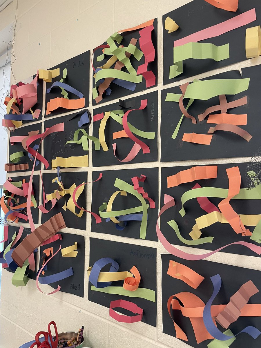 Exploring types of lines &amp; our emotions in our 3D paper sculptures. After exploring which lines represent how we feel ie. “If I am angry, I see a zig-zag line” students created their works of art based on how they felt as we began school this year. @YRDSBArts <a href="/TestonVillagePS/">Teston Village P.S.</a>