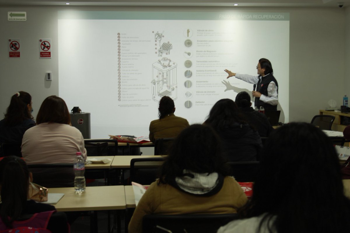 RheemMexico's tweet photo. Así iniciamos el sábado pasado con nuestra primera generación de Plomeras del Futuro. 

Estamos muy contentos de contribuir con esta iniciativa en conjunto con la Alcaldía Álvaro Obregón. @AlcaldiaAO 

¡Te esperamos! Más información en @Tu_Aliadamx o vía WhatsApp: 55 1295 5535. https://t.co/BGeXCkMAMu