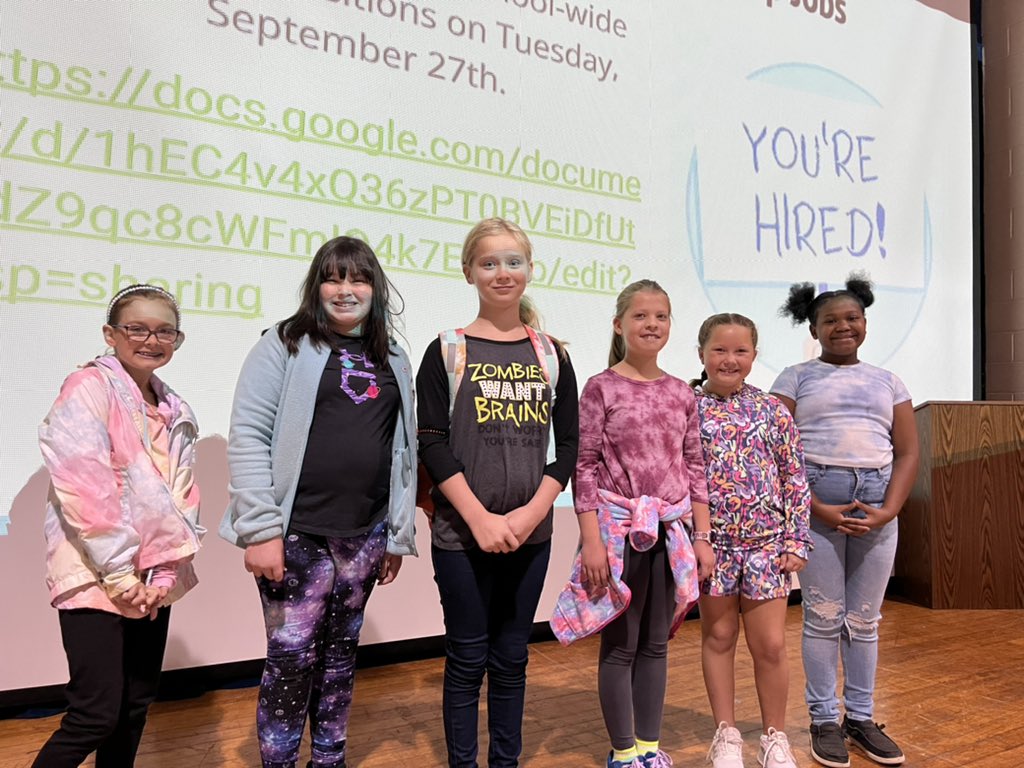 SouthGreenElem's tweet photo. Congratulations to our new media assistants! π π» #growingandlearningtogether #findingourgift https://t.co/UBk8nRNrZb