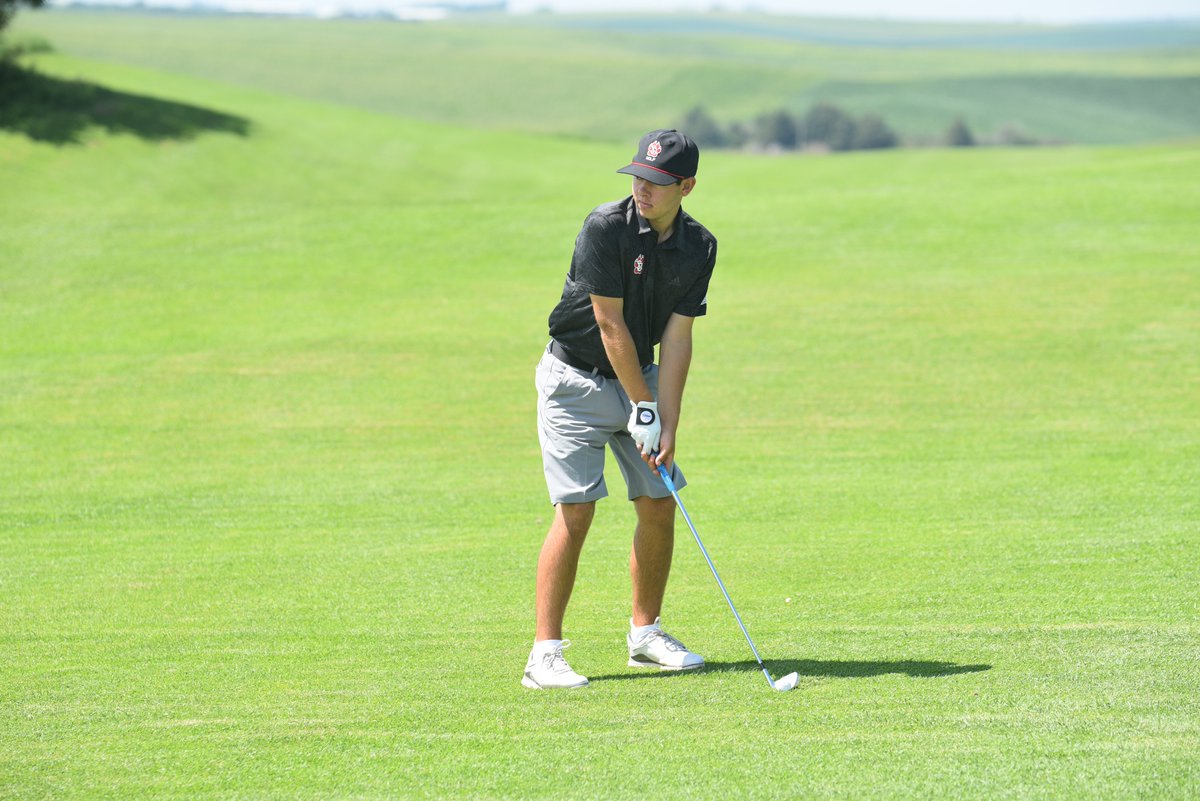 SDCoyotesMGolf's tweet photo. Closed out the Zach Johnson Invite today! 

📰: https://t.co/gVbmE421M5

#WeAreSouthDakota x #GoYotes 🐾 https://t.co/Mh2nuVaYu9