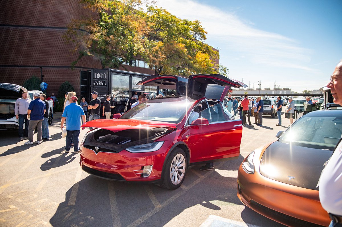RMP_Utah's tweet photo. National Drive EV Car show hosted by Rocky Mountain Power was a huge success! Thanks to everyone for coming over to view some of the latest EVs on the market. Attendees also had the opportunity to talk to industry experts about EV adoption, technology trends, incentives, etc. https://t.co/oaqrKd7ZQD