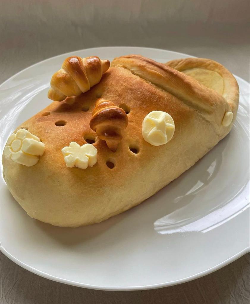 Te encontraste con el CROCssant de la suerte para tener un #FelizMiércoles 🩴🥐