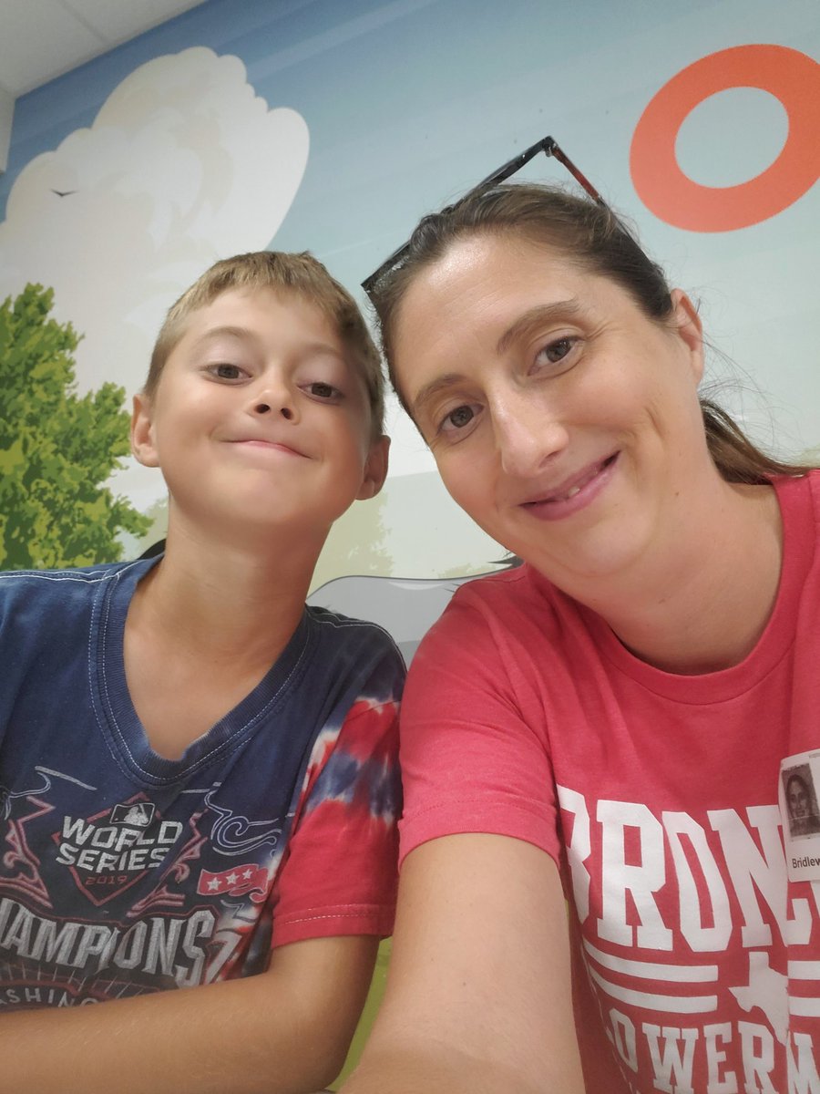 deirdre_parry's tweet photo. @craigsbroncos @BridlewoodPta @ShipleySissi Twitter failed me and didn't notify me until this morning ๐ #superlate #selfiefriday https://t.co/c2sGXIf0b2