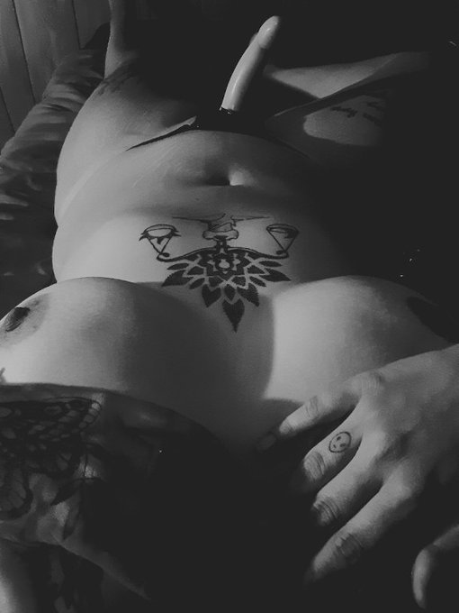 Sit on mine babe https://t.co/B0YfZvy9AE