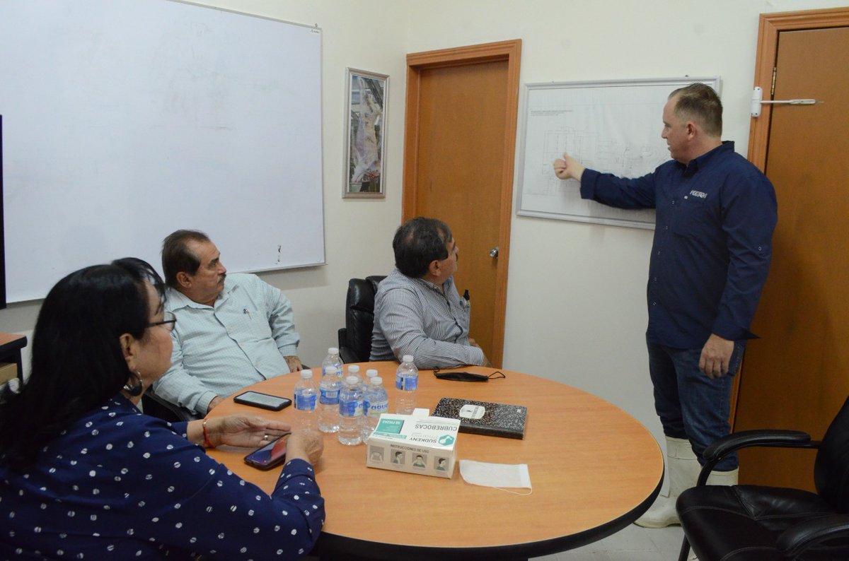 FaatimaRod's tweet photo. Agradezco a Javier Valenzuela, por el recorrido para conocer el proceso de producción del #RastroTIF118 #PEGSON, fue muy interesante conocer cómo se elaboran los productos que llegan a nuestras mesas.🤠🐮 https://t.co/LMggSldQcU