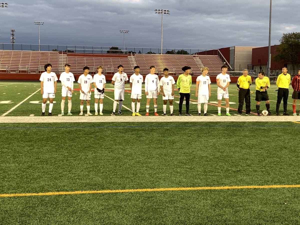 HehsSoccer's tweet photo. Game vs Barrington is about to start! Let’s go Hawks! #OneHoffman #WTP https://t.co/Qh4VuYVHK9